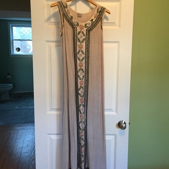 Summer dress - Picture 1 of 6